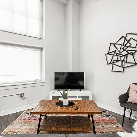 Modern Downtown Apartment 2Br 2Ba By Cozysuites Индианаполис Экстерьер фото